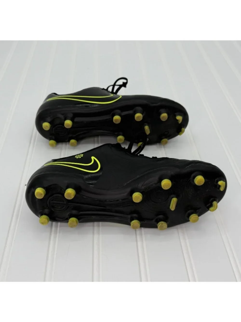 Nike Boys Tiempo Legend 10 Club DV4352-001 Black Soccer Cleats Shoes Size 3Y - Picture 5 of 6